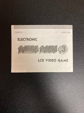 Load image into Gallery viewer, TIGER ELECTRONIC Mega Man 3 LCD Video Game

