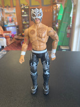 Load image into Gallery viewer, AEW Unrivaled Series 2 #13 Rey Fenix
