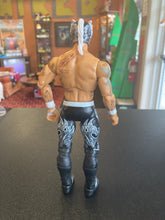 Load image into Gallery viewer, AEW Unrivaled Series 2 #13 Rey Fenix
