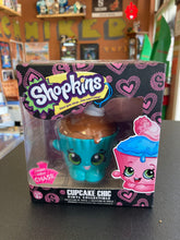 Load image into Gallery viewer, FUNKO Shopkins Cupcake Chic CHASE Vinyl Collectible
