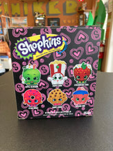 Load image into Gallery viewer, FUNKO Shopkins D’Lish Donut Vinyl Collectible
