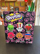 Load image into Gallery viewer, FUNKO Shopkins Apple Blossom CHASE Vinyl Collectible
