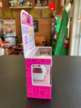 Load image into Gallery viewer, SHOPKINS Cutie Cars 04 Popcorn Moviegoer
