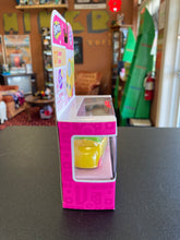 Load image into Gallery viewer, SHOPKINS Cutie Cars 07 Lemon Limo
