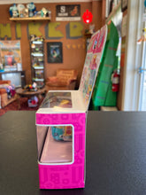 Load image into Gallery viewer, SHOPKINS Cutie Cars 09 Traveling Taco
