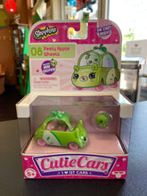 Load image into Gallery viewer, SHOPKINS Cutie Cars 08 Peely Apple Wheels

