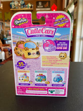 Load image into Gallery viewer, SHOPKINS Cutie Cars 02 Choc Chip Racer
