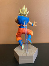 Load image into Gallery viewer, Dragonball Kai DXF Vol.6 Super Saiyan Gokou Figure Preowned
