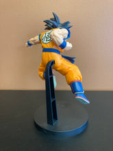 Load image into Gallery viewer, Dragonball Match Makers Son Goku Figure Preowned
