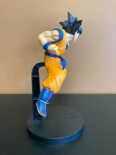 Load image into Gallery viewer, Dragonball Match Makers Son Goku Figure Preowned
