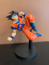 Load image into Gallery viewer, Dragonball Matchmakers Son Goku figure preowned
