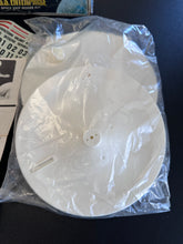 Load image into Gallery viewer, AMT Star Trek U.S.S. Enterprise Space Ship Model Kit Open Box S951
