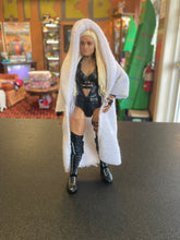 Load image into Gallery viewer, Mattel WWE Elite Collection Series 85 Liv Morgan (no extra hands)
