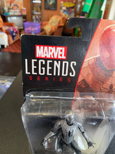 Load image into Gallery viewer, Marvel Legends Series Armored Spider-Man (card damage)
