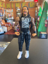 Load image into Gallery viewer, Mattel WWE Battle Pack Jimmy + Jay USO Series 52
