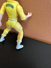 Load image into Gallery viewer, PLAYMATES 1988 TMNT APRIL O’NEAL NO WHITE STRIPES LOOSE PREOWNED FIGURE
