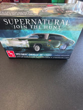 Load image into Gallery viewer, AMT Supernatural 1972 Chevy Chevelle SS 1/25 Plastic Model Kit
