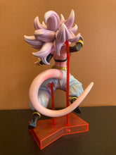 Load image into Gallery viewer, Banpresto Dragonball Fighter 2 Android Battle No.21 Red Ribbon Base Figure Preowned Approx. 9” Tall
