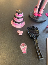 Load image into Gallery viewer, MATTEL Monster High 2011 Sweet 1600 Draculaura Doll PREOWNED

