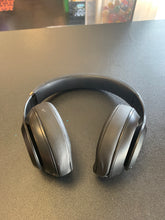 Load image into Gallery viewer, Studio 3 Wireless Beats headphones
