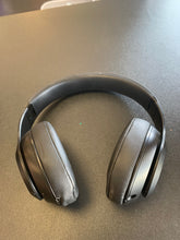 Load image into Gallery viewer, Studio 3 Wireless Beats headphones
