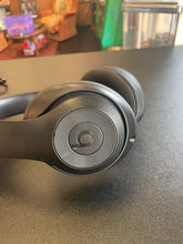 Load image into Gallery viewer, Studio 3 Wireless Beats headphones

