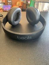 Load image into Gallery viewer, Studio 3 Wireless Beats headphones
