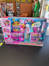 Load image into Gallery viewer, Kawaii Crush Hyper Happy Mall Playset Sealed
