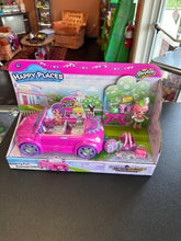 Load image into Gallery viewer, Shopkins Happy Places Berry Fun Convertible Playset Sealed
