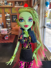 Load image into Gallery viewer, MATTEL Monster High 2012 ORIGINAL Venus McFlytrap Doll PREOWNED
