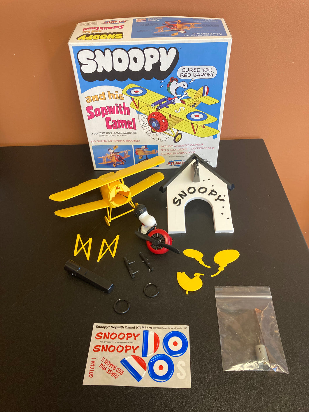 Snoopy And His Sopwith Camel Snap Together Plastic Model Kit Preowned Broken Machine Gun