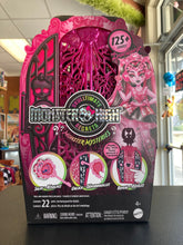 Load image into Gallery viewer, MATTEL Monster High 2024 Skulltimate Secrets Draculaura Doll
