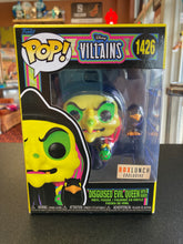 Load image into Gallery viewer, FUNKO POP DISNEY VILLAINS Disguised Evil Queen With Raven 1426 Box Lunch Exclusive
