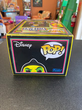Load image into Gallery viewer, FUNKO POP DISNEY VILLAINS Disguised Evil Queen With Raven 1426 Box Lunch Exclusive
