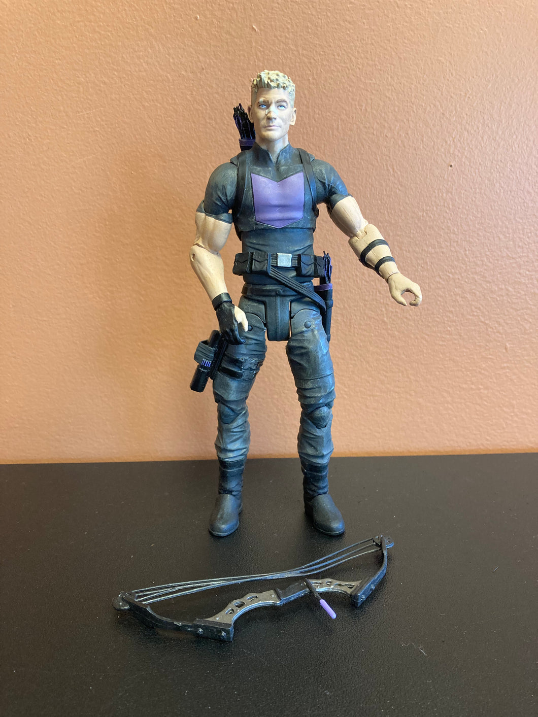 Marvel Select Avenging Hawkeye Disney Store Exclusive Incomplete Preowned Figure