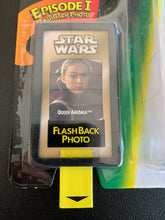 Load image into Gallery viewer, KENNER Star Wars Power of the Force Princess Leia In Ceremonial Dress with Medal Of Honor
