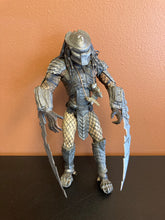 Load image into Gallery viewer, McFarlane Alien VS. Predator 2004 AVP Scar Predator Preowned Figure Incomplete

