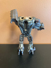 Load image into Gallery viewer, Crysis 2 Heavy Alien Devastator Unit Crytek Unimax - Missing Horns On Back Preowned Figure
