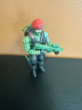Load image into Gallery viewer, G.I. Joe Classified Series Wayne “Beach Head” Sneeden Preowned Figure
