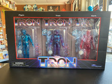 Load image into Gallery viewer, DIAMOND SELECT TOYS Disney Tron 3 Pack Of Figures
