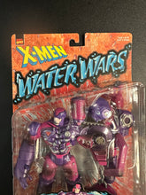 Load image into Gallery viewer, TOY BIZ MARVEL X-MEN WATER WARS SENTINEL TEST ROBOT CARD DAMAGE
