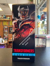Load image into Gallery viewer, TRANSFORMERS Takara Tomy Studio Series Leader Class Scourge
