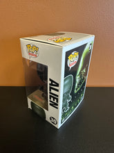 Load image into Gallery viewer, FUNKO POP ALIEN 30 BOX DMG

