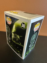 Load image into Gallery viewer, FUNKO POP ALIEN 30 BOX DMG
