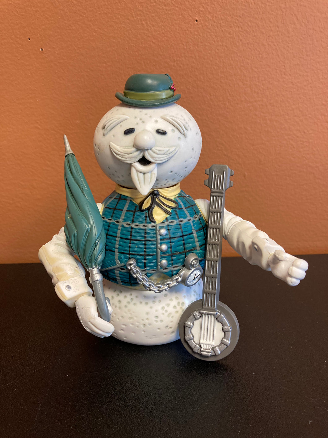 Playing Mantis Rudolph Island Of Misfit Toys Same The Snowman Figure Preowned Has A Bit Of Discoloration
