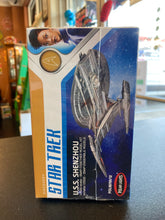 Load image into Gallery viewer, POLAR LIGHTS Discovery Star Trek U.S.S. SHENZHOU NCC-1227 1:2500 Scale Plastic Model Kit
