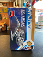 Load image into Gallery viewer, POLAR LIGHTS Discovery Star Trek U.S.S. SHENZHOU NCC-1227 1:2500 Scale Plastic Model Kit
