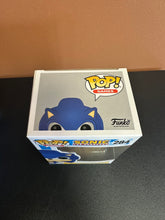 Load image into Gallery viewer, FUNKO POP GAMES SONIC THE HEDGEHOG WITH EMERALD 284
