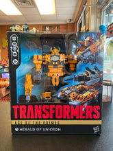 Load image into Gallery viewer, TAKARA TOMY TRANSFORMERS Studio Series Age Of The Primes Herald Of Unicron

