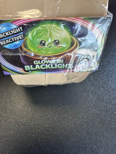 Load image into Gallery viewer, Fun Doh Color Changing (1) Mystery Dumpling Squishy Toy
